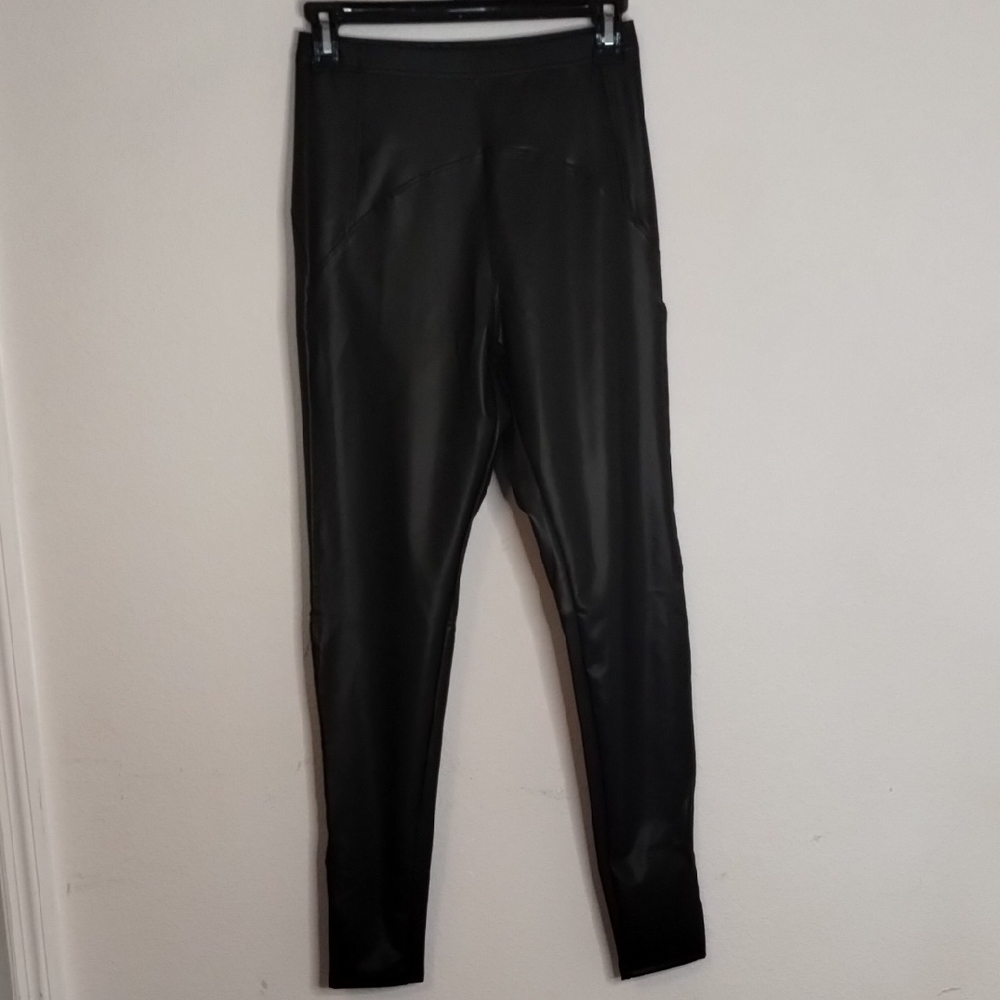 Black High-Waist Performance Leggings